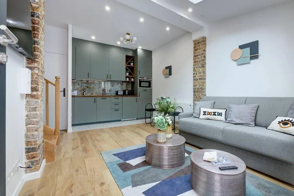 Duplex 4 Pax- Cour Privee Διαμέρισμα *